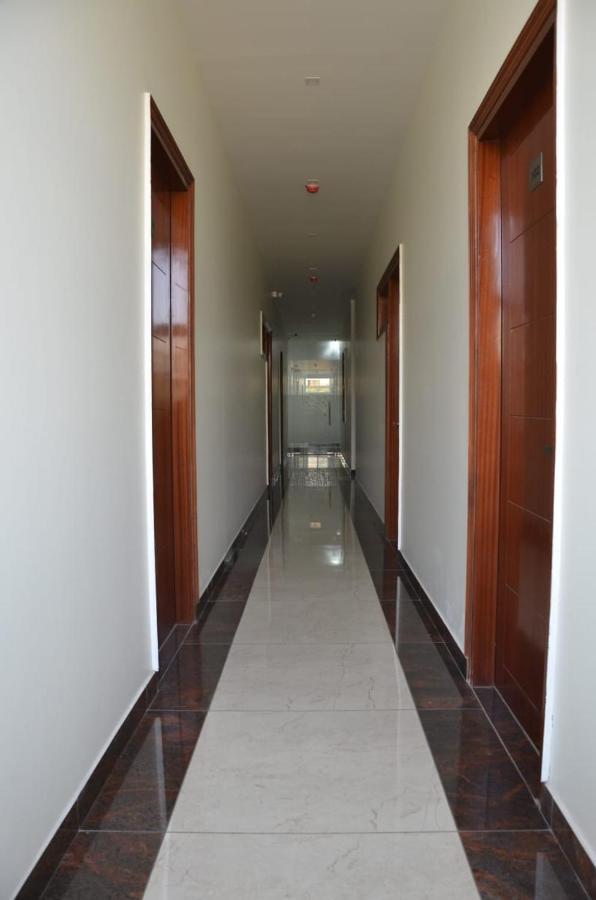 Roselle Inn, Hotel 3*
