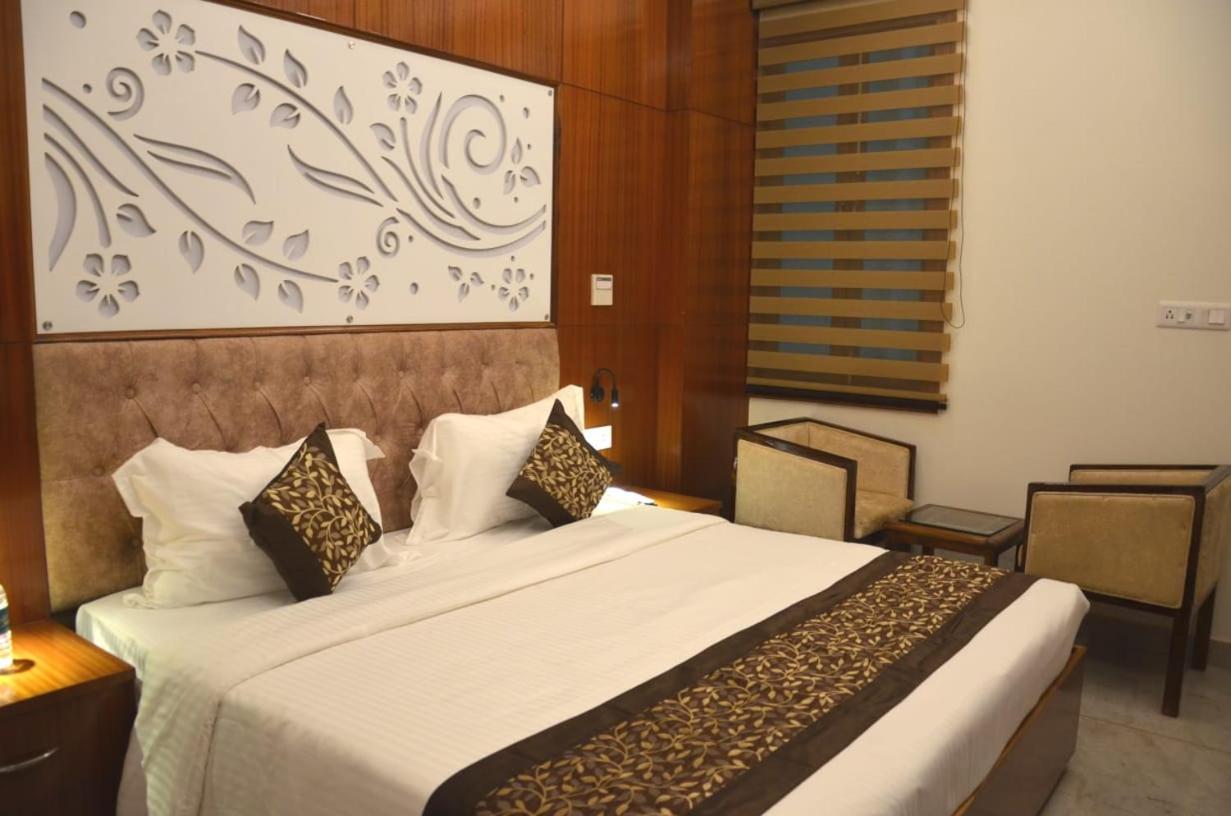 Roselle Inn, 3*