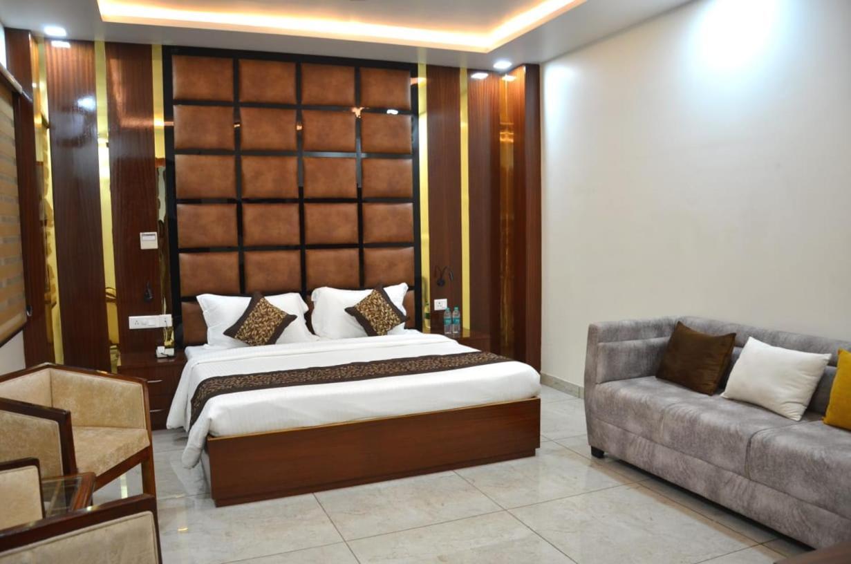 Hotel Roselle Inn,